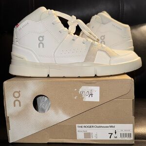On Men's The Roger Clubhouse Mid Sneaker New In The Box  Size 7